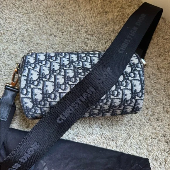 Dior Cylindrical “roller bag” shoulder/messenger. - Picture 5 of 7